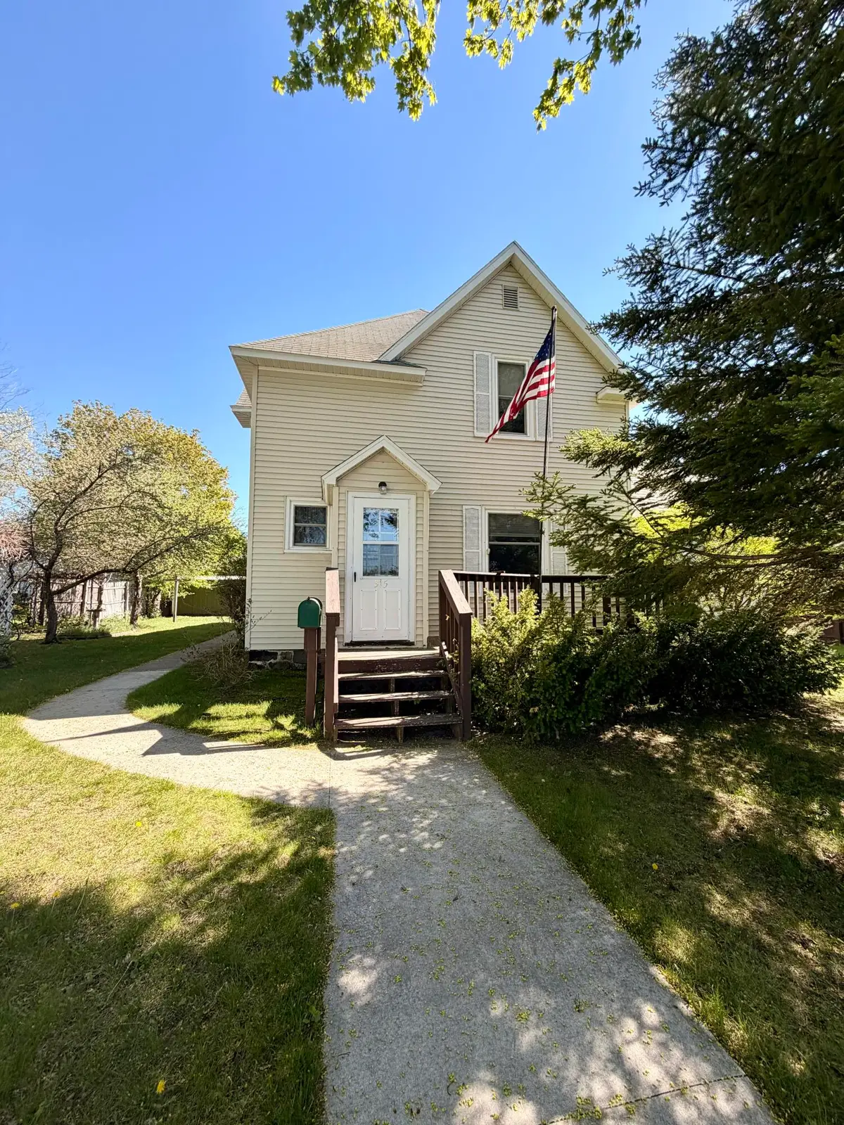 315 W John St, Newberry, MI 49868 - #1