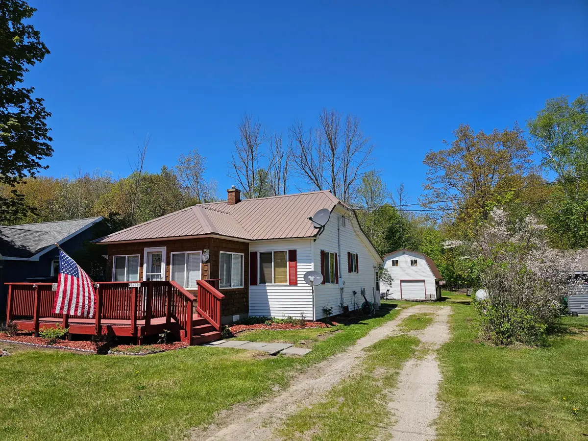 17306 Davis St, Curtis, MI 49820 - #1