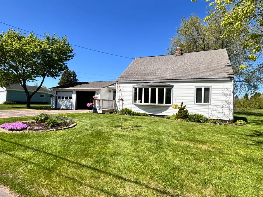 1508 Ryan Ave, Sault Ste Marie, MI 49783 - #3