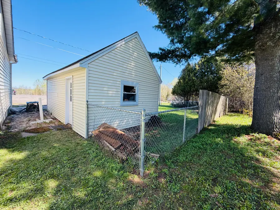 226 E 14th Ave, Sault Ste Marie, MI 49783 - #3