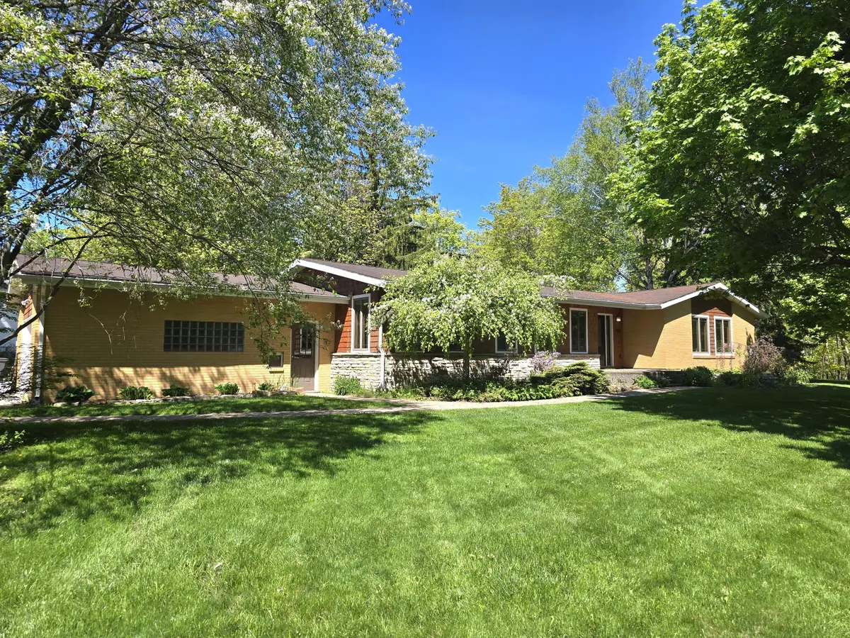 910 Mccandless St, Sault Ste Marie, MI 49783 - #1