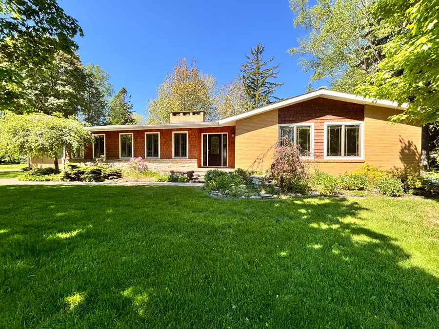 910 Mccandless St, Sault Ste Marie, MI 49783 - #2