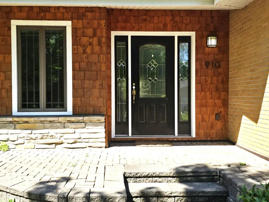 910 Mccandless St, Sault Ste Marie, MI 49783 - #3