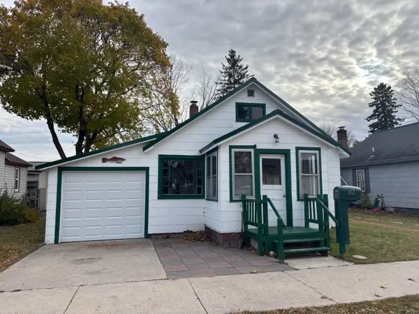 112 E Avenue B Ave, Newberry, MI 49868