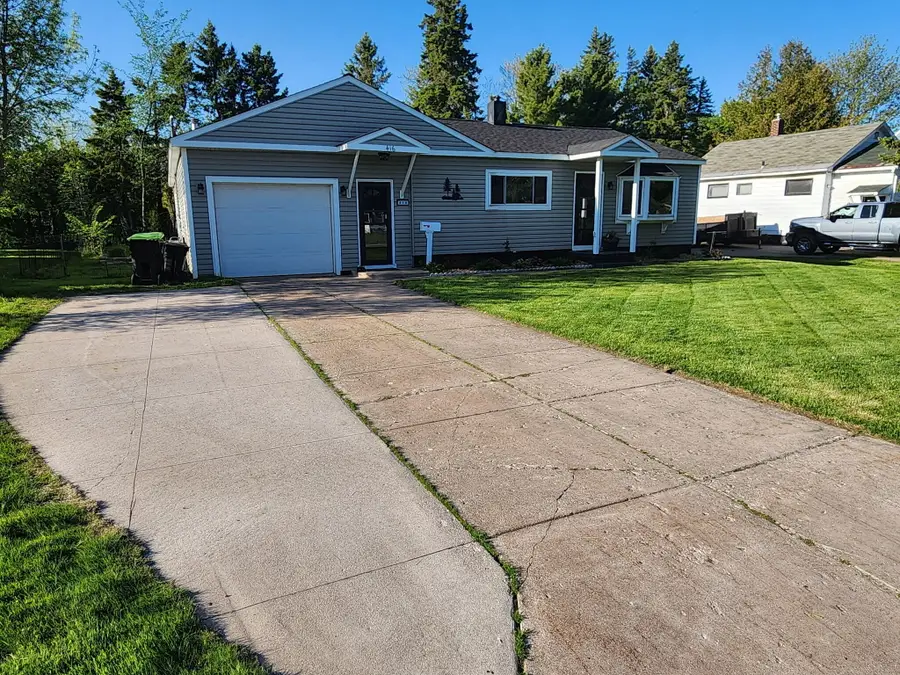 416 Emmett St, Sault Ste Marie, MI 49783 - #2