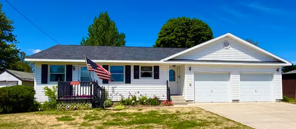 13866 E Willow St, Newberry, MI 49868