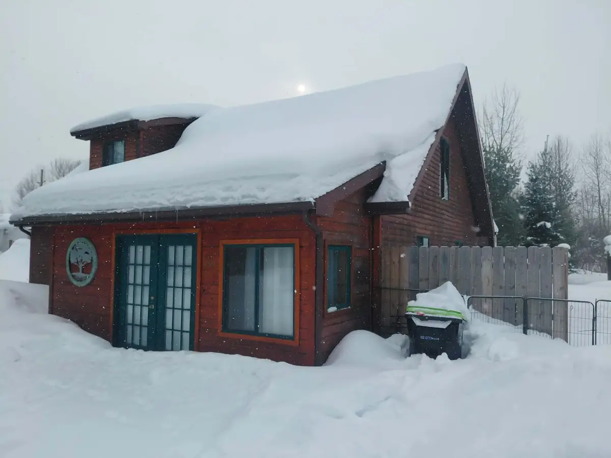 1214 E 11th Ave, Sault Ste Marie, MI 49783 - #1