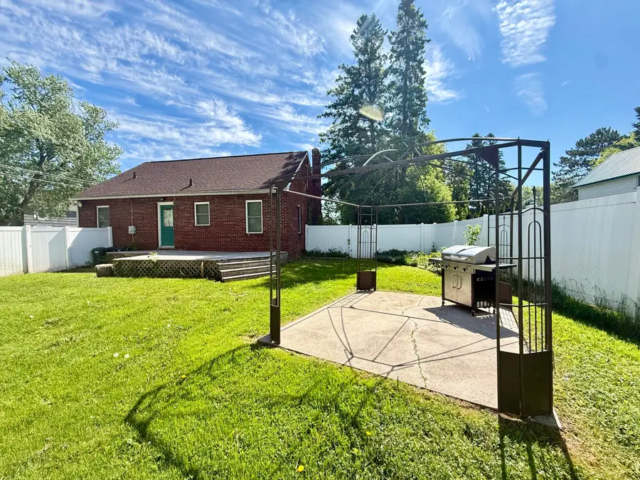 1100 Augusta St, Sault Ste Marie, MI 49783 - #2
