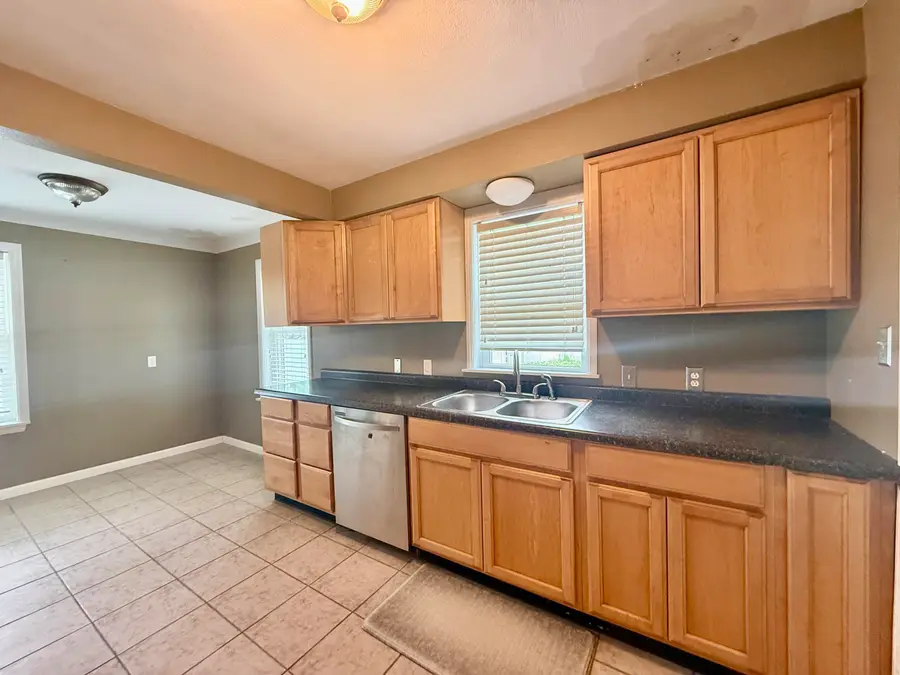 1100 Augusta St, Sault Ste Marie, MI 49783 - #3