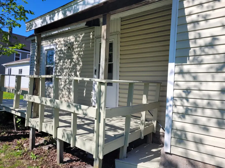 317 Sheridan Dr, Sault Ste Marie, MI 49783 - #2