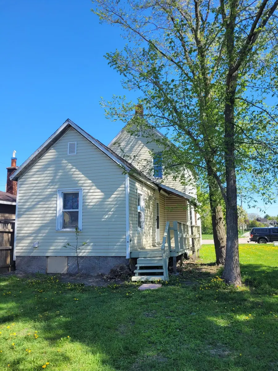 317 Sheridan Dr, Sault Ste Marie, MI 49783 - #3