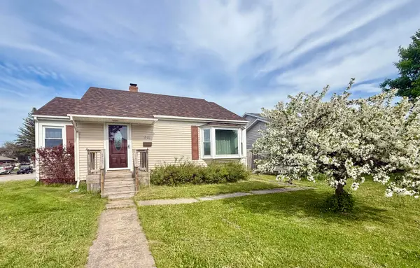 1501 Davitt St, Sault Ste Marie, MI 49783