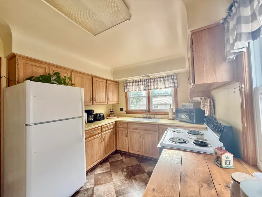 1501 Davitt St, Sault Ste Marie, MI 49783 - #3