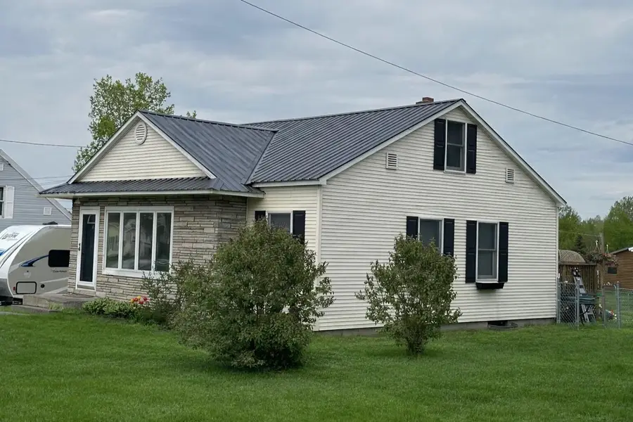 1203 Seymour St, Sault Ste Marie, MI 49783 - #2