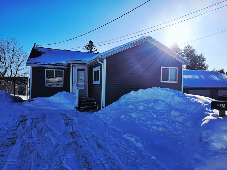 318 Murray St, Saint Ignace, MI 49781 - #2