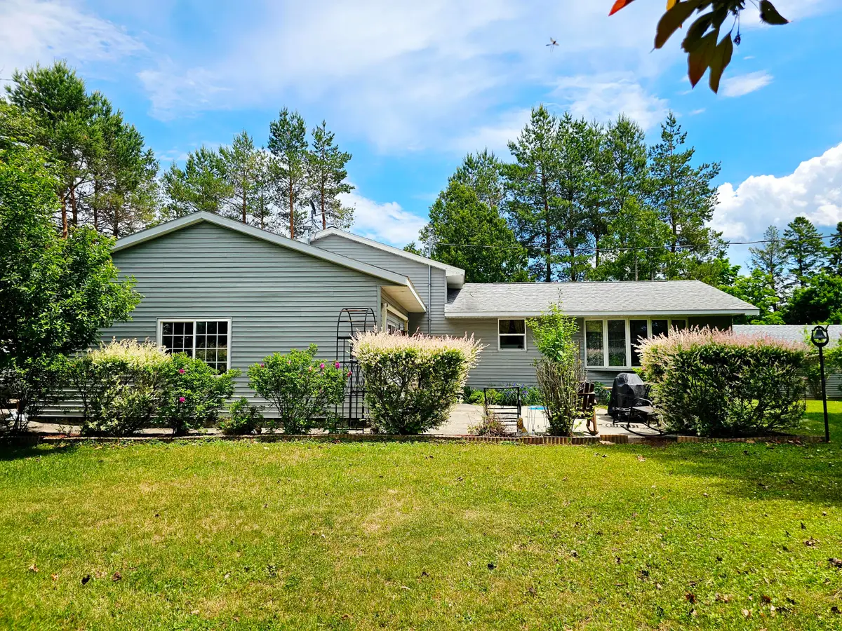 17373 Davis St, Curtis, MI 49820 - #1