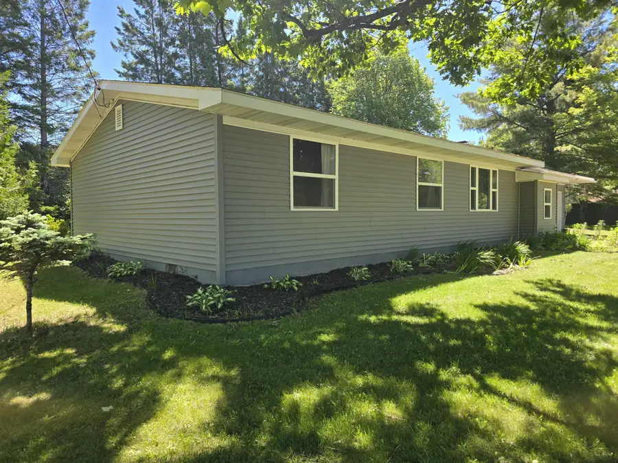 1801 W 14th St, Sault Ste Marie, MI 49783 - #3