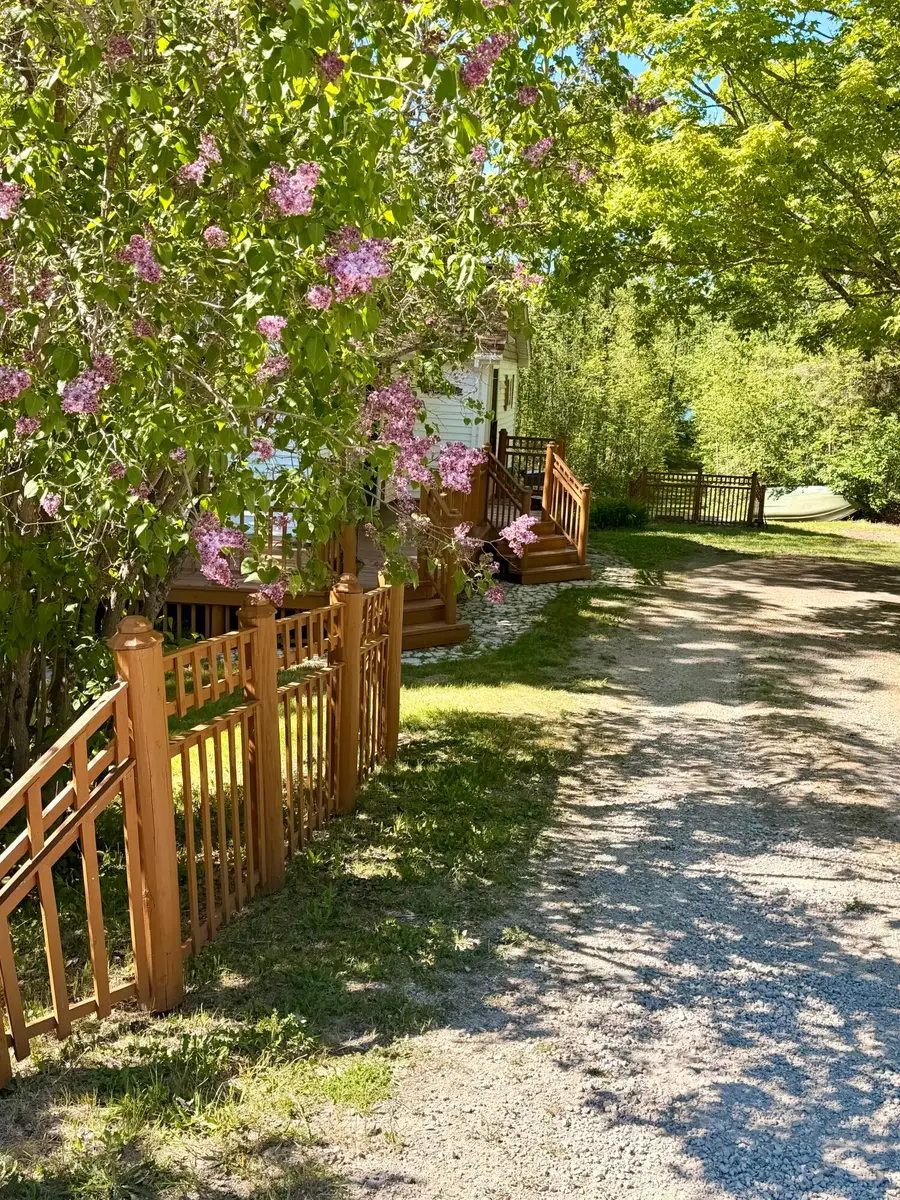 504 W Bashore Rd, Saint Ignace, MI 49781 - #2