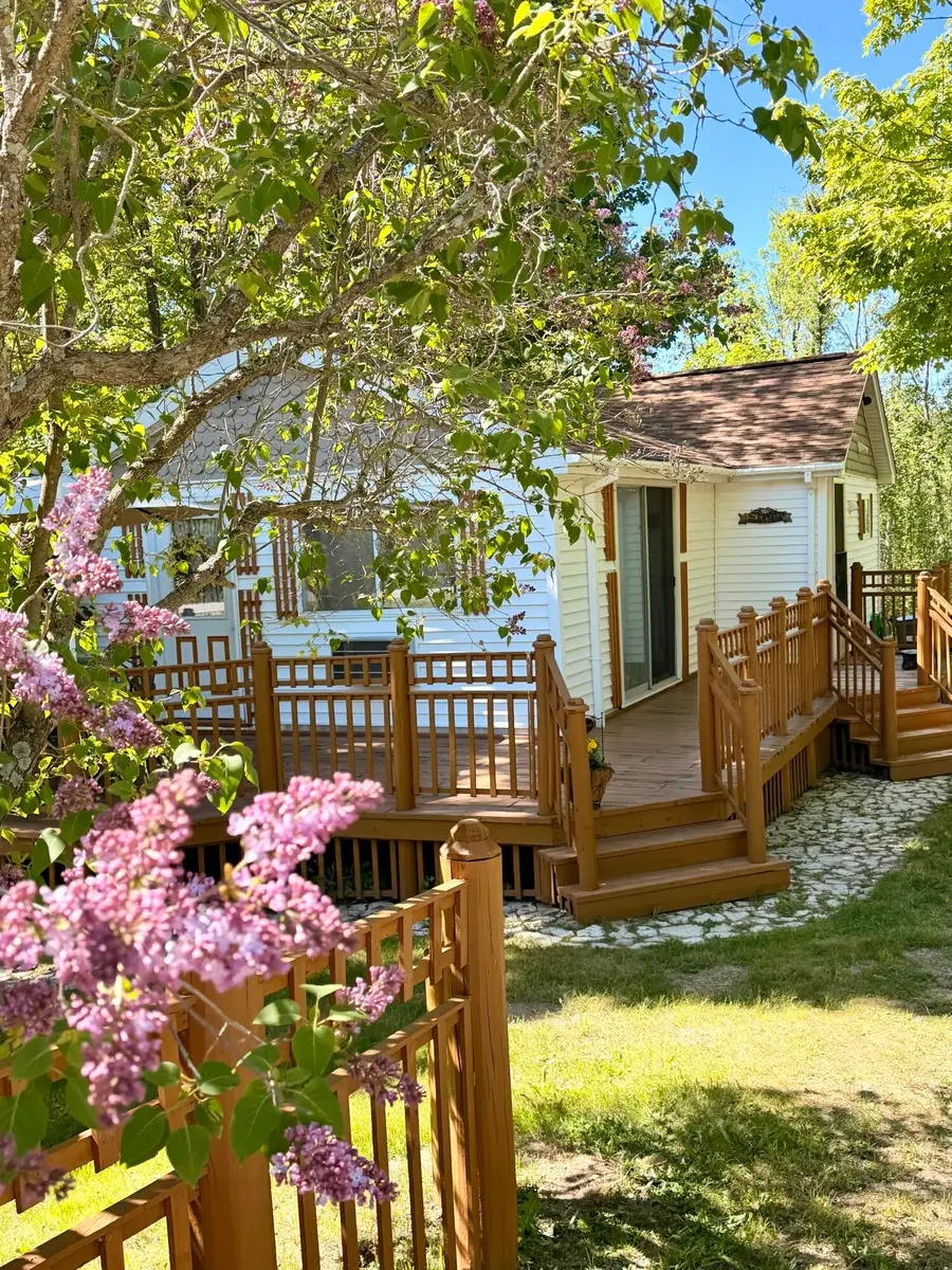 504 W Bashore Rd, Saint Ignace, MI 49781 - #3