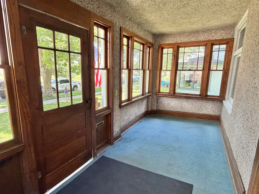 408 Carrie St, Sault Sainte Marie, MI 49783 - #2