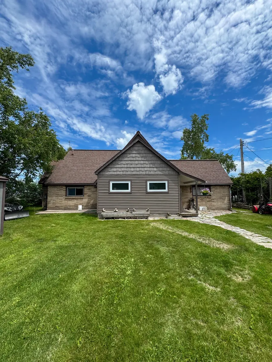 1803 Shore Dr, Saint Ignace, MI 49781 - #3