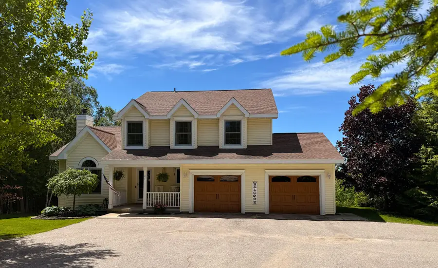 87 W Mackinac Heights Dr, Saint Ignace, MI 49781 - #2