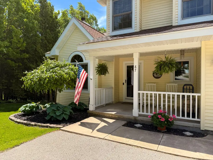 87 W Mackinac Heights Dr, Saint Ignace, MI 49781 - #3