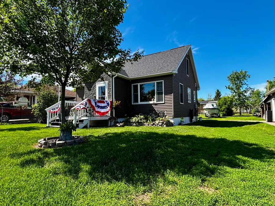 212 W 9th Ave, Sault Ste Marie, MI 49783 - #3