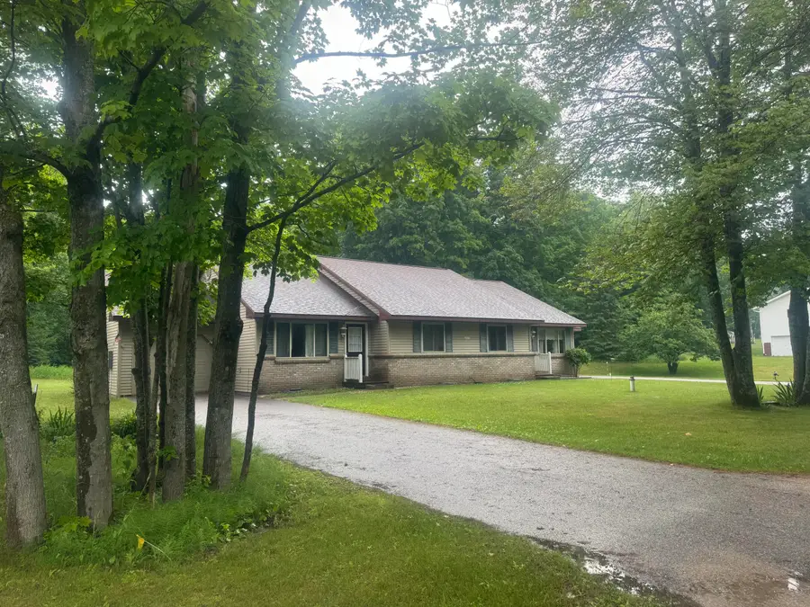 N6816 Elm St, Engadine, MI 49827 - #2