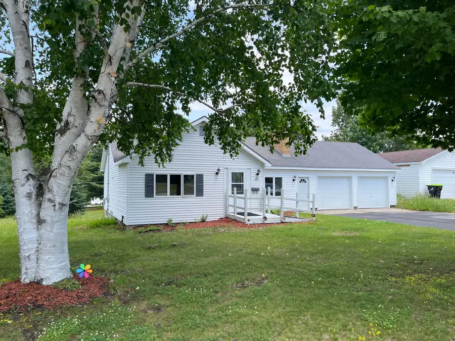 612 W Harrie St, Newberry, MI 49868 - #2