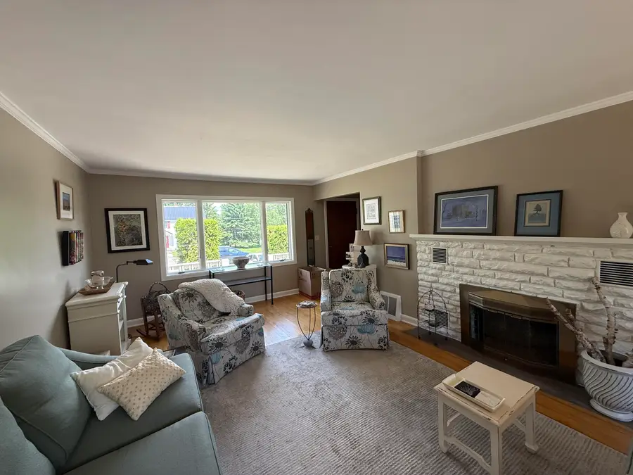 307 W Easterday Ave, Sault Ste Marie, MI 49783 - #2