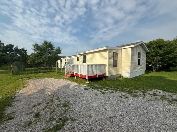 723 W 26th Ave, Sault Ste Marie, MI 49783