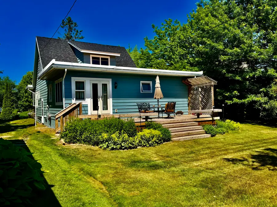 423 Parnell Ave, Sault Ste Marie, MI 49783 - #3