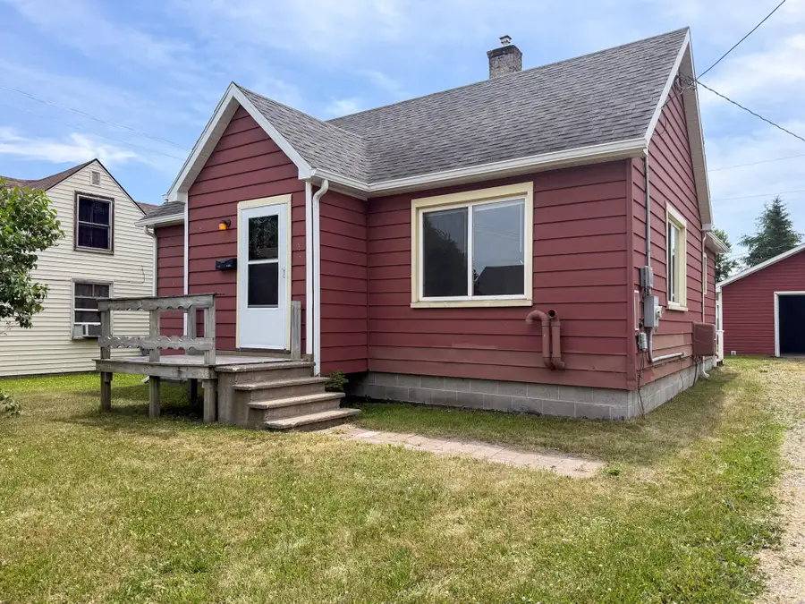 111 W 12th Ave, Sault Ste Marie, MI 49783 - #2
