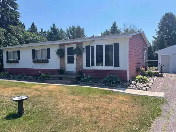 1321 W Violet Rd, Sault Ste Marie, MI 49783