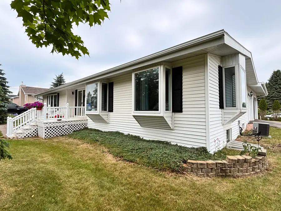 125 E 14th Ave, Sault Ste Marie, MI 49783 - #2
