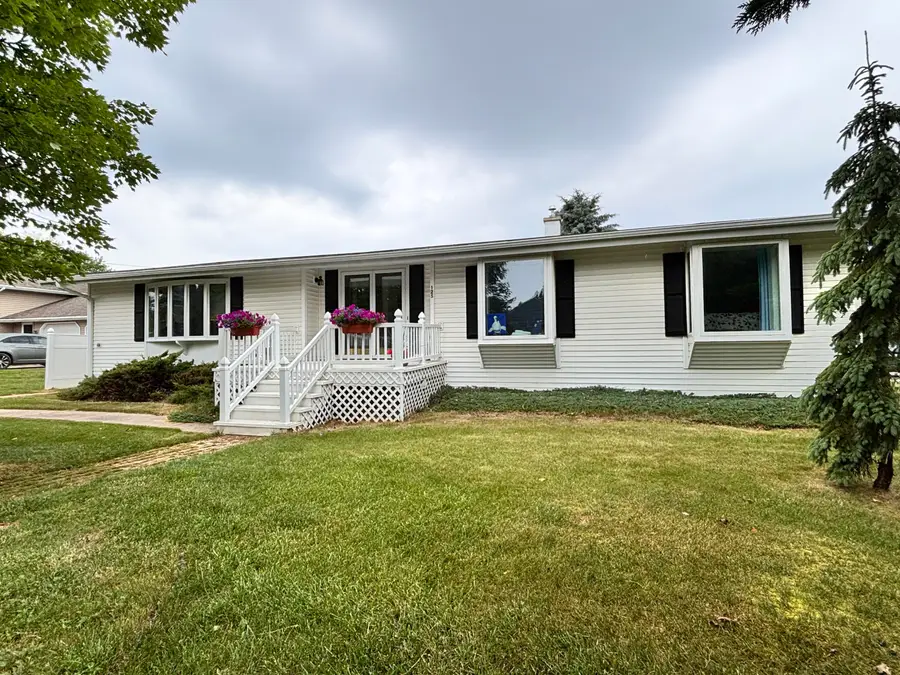 125 E 14th Ave, Sault Ste Marie, MI 49783 - #3