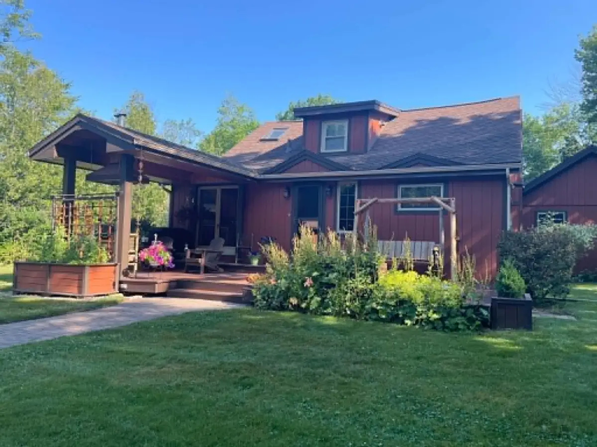 2506 W 4th Ave, Sault Ste Marie, MI 49783 - #1