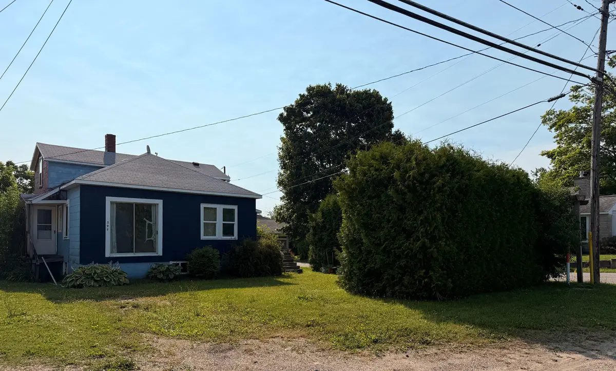 395 Church St, Saint Ignace, MI 49781 - #1