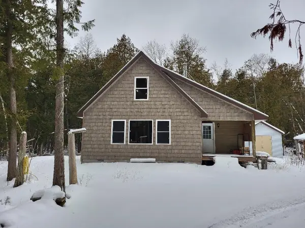 365 Rocky Rd, Bois Blanc, MI 49775