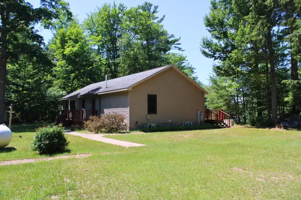 3767 Peninsula Point Rd, Munising, MI 49862