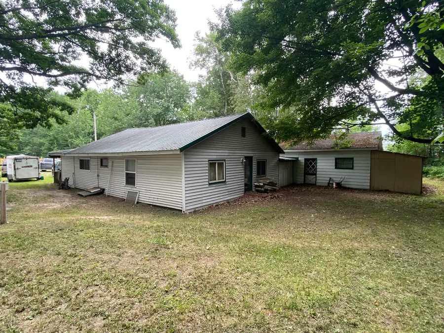 8816 S Willow Ln, Sugar Island, MI 49783 - #2