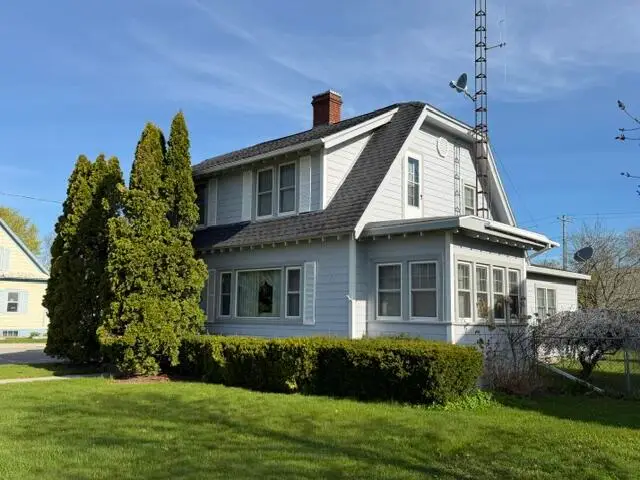 214 W Mcmillan Ave, Newberry, MI 49868 - #1