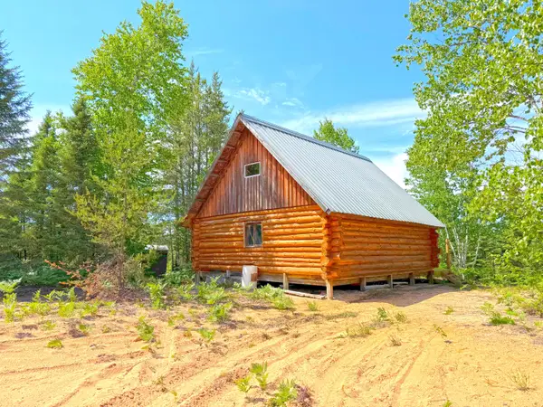 7887 N Beaver Rd, Paradise, MI 49768