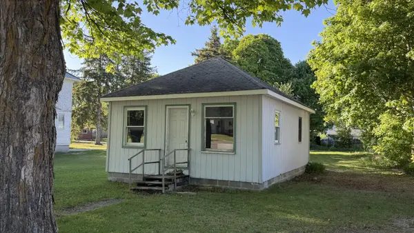 211 E Avenue A, Newberry, MI 49868