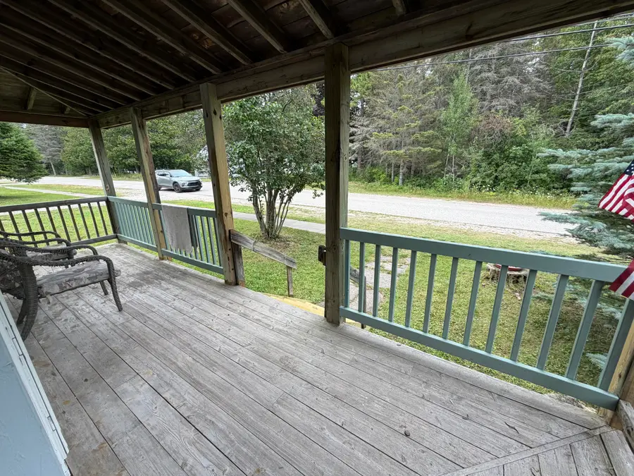 547 N Division St, De Tour Village, MI 49725 - #2