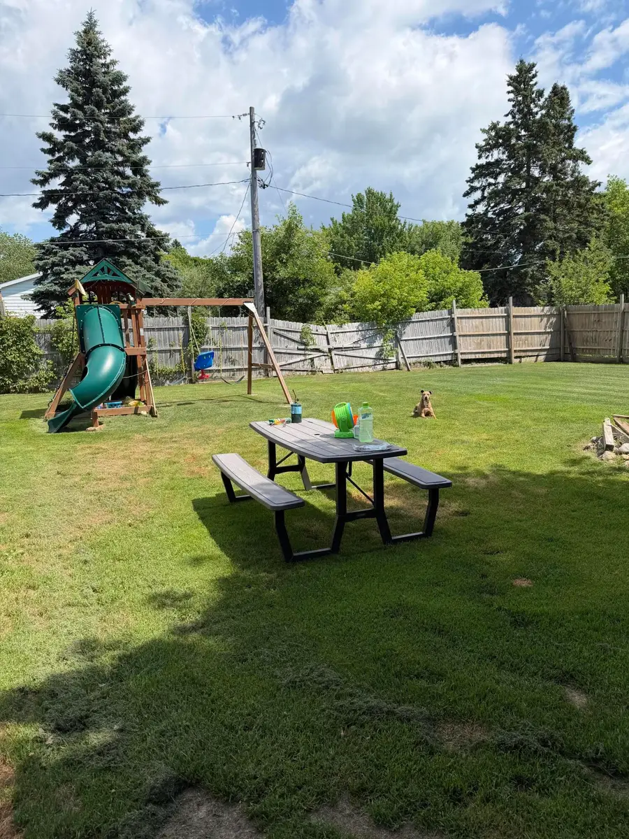 911 Swinton St, Sault Ste Marie, MI 49783 - #2