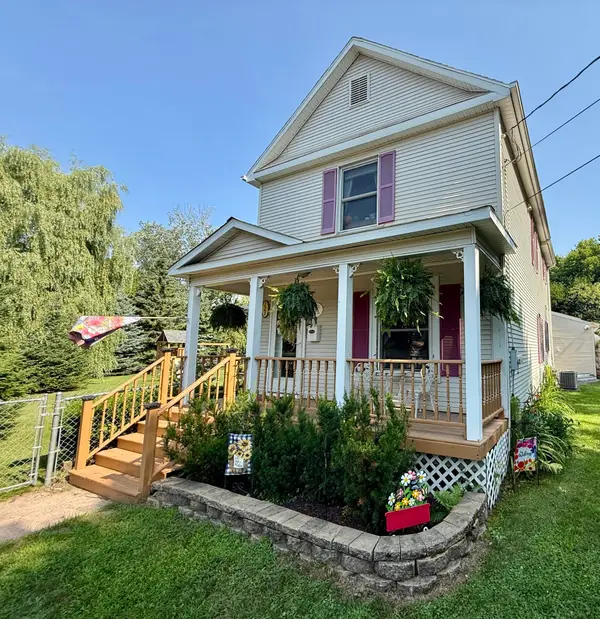 721 Carrie St, Sault Ste Marie, MI 49783