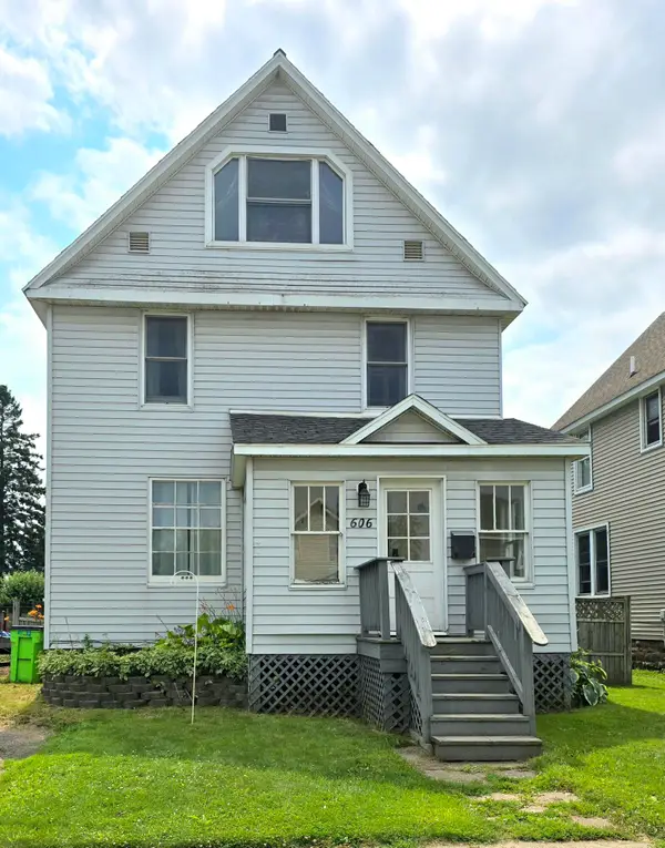 606 E Spruce St, Sault Ste Marie, MI 49783
