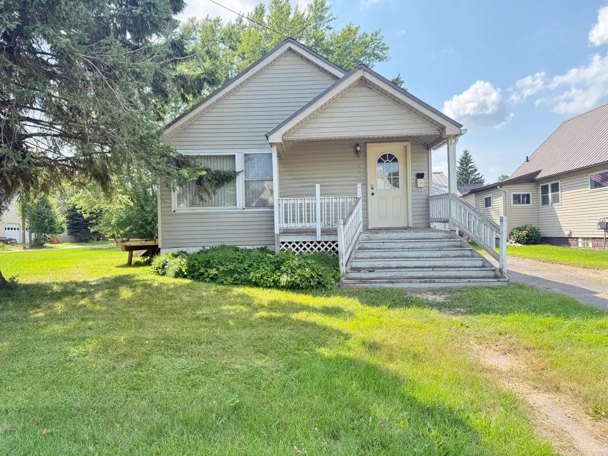814 Superior St, Sault Ste Marie, MI 49783 - #1